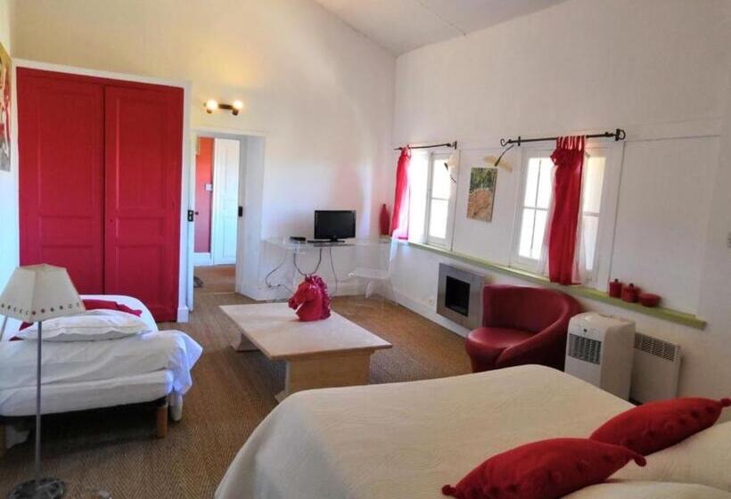Четырехместный номер Премиум, Chambre D Hôtes Au Domaine Du Soleil Couchant