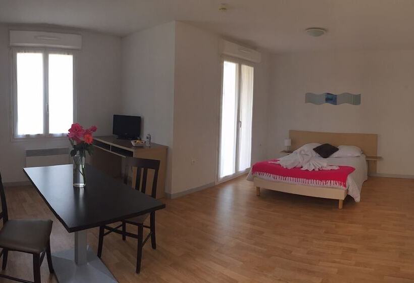 Семейное Студио, Patio Parc Résidence