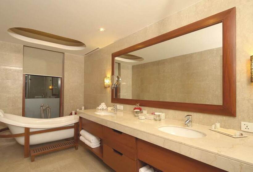 Президентский Люкс, Jaypee Greens Golf And Spa Resort