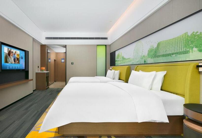 Номер Deluxe, Hampton By Hilton Zhongshan Xiaolan