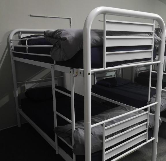 Кровать в Общей Комнате, Spot On 90449 Bed Station Guest House Dormitory
