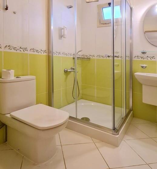 Полулюкс, Kamer Exclusive Hotel & Suites