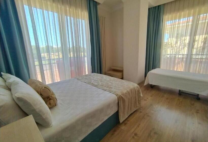 Полулюкс, Kamer Exclusive Hotel & Suites