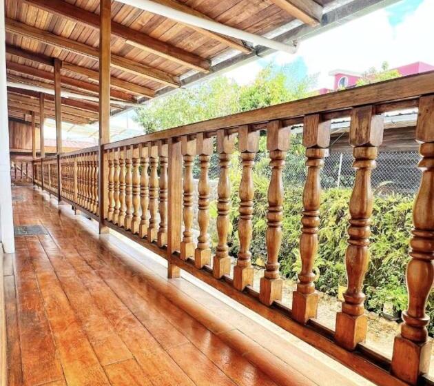 Номер Стандарт Вид на Сад, Hostal El Colibri