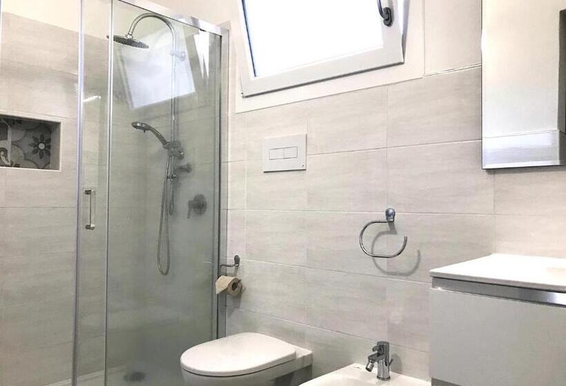 Апартаменты 1 Спальня Нижний Этаж, Angolo Mare Apartments & Rooms