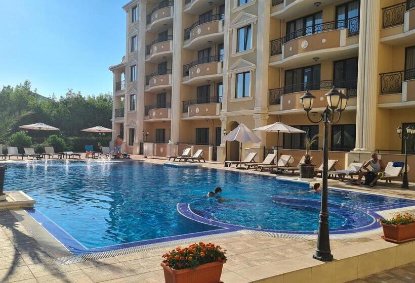 Апартаменты 1 Спальня Вид на Бассейн, Flora Beach Private