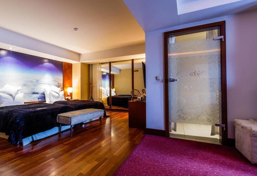 Estudio Estándar, Grand Hotel Boutique