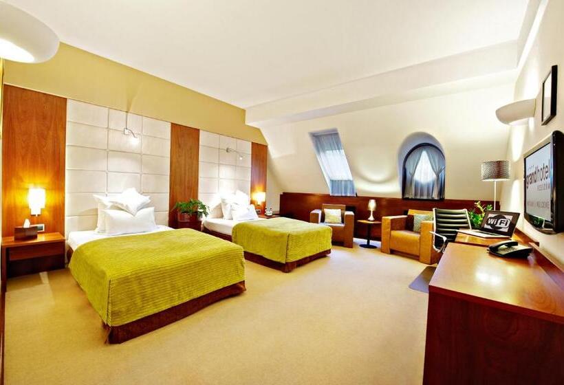 Estudio Estándar, Grand Hotel Boutique