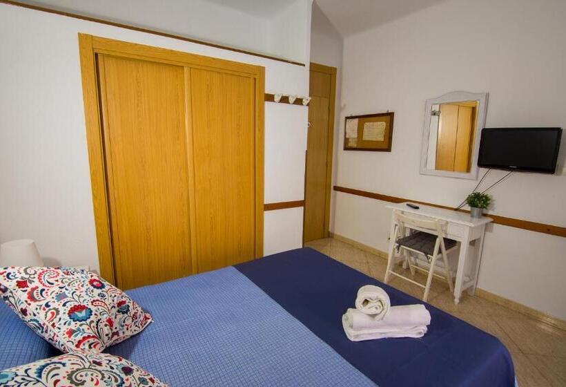 스탠다드 룸 공동 욕실, Hostal Guillot