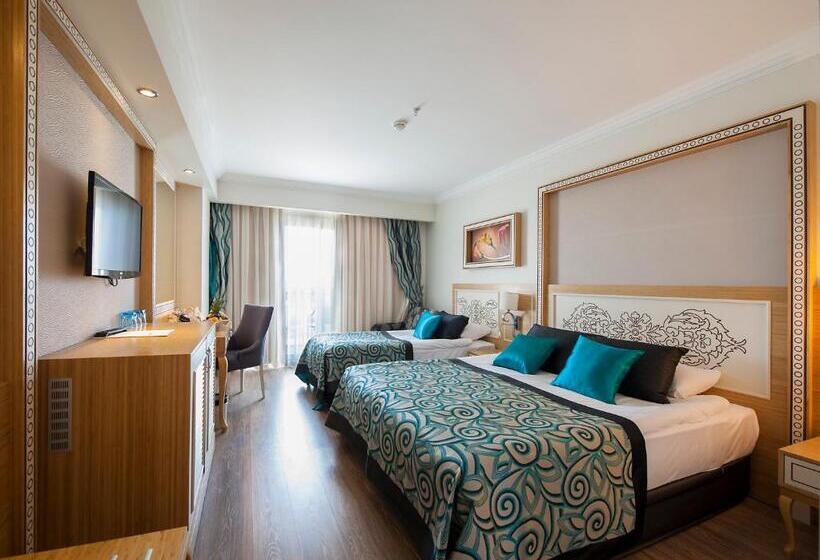 侧面海景标准三人间, Crystal Waterworld Resort & Spa - Ultimate All Inclusive