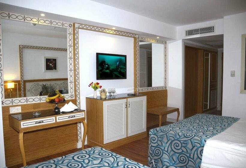 标准间侧面带海景, Crystal Waterworld Resort & Spa - Ultimate All Inclusive