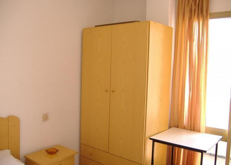 スタンダードトリプルルーム, Hostal Casa De Huéspedes San Fernando   Adults Only