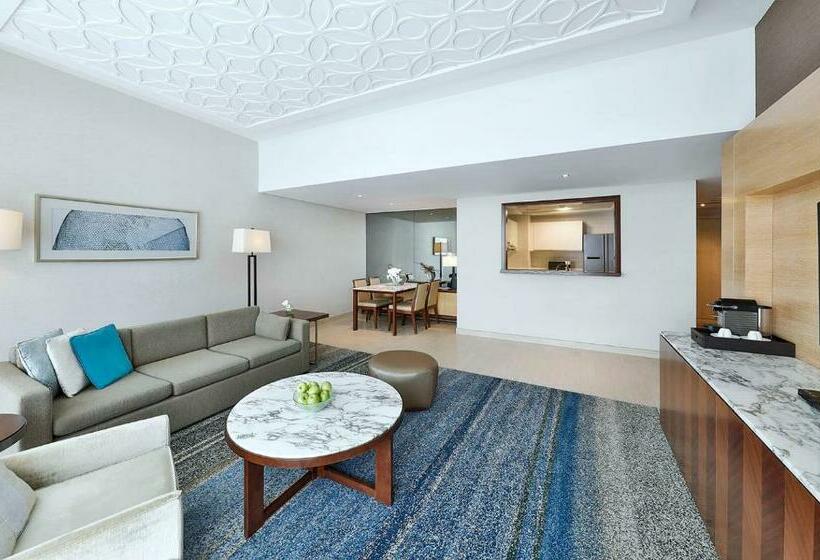 Люкс Семейный 2 Спальни, Doubletree By Hilton  Dubai  Jumeirah Beach