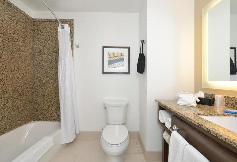 اتاق استاندارد با تخت بزرگ برای معلولان, Holiday Inn Express Pocatello, An Ihg