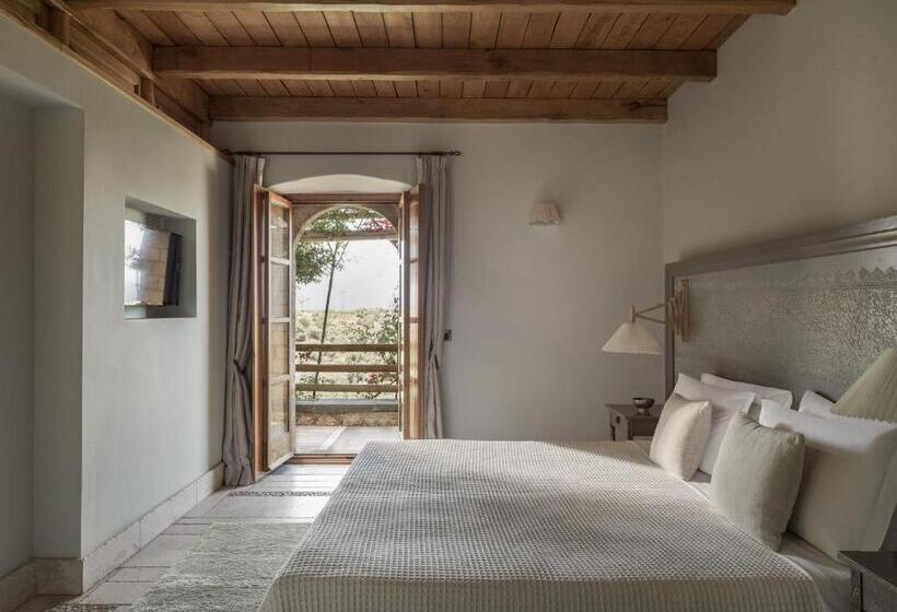 Family Suite, Kinsterna