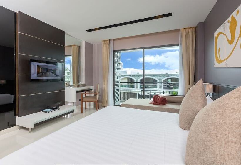 Номер Deluxe, The Charm Resort Phuket Sha Certified