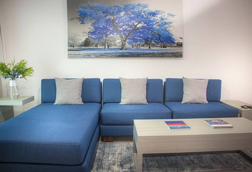 Suite, The Palm