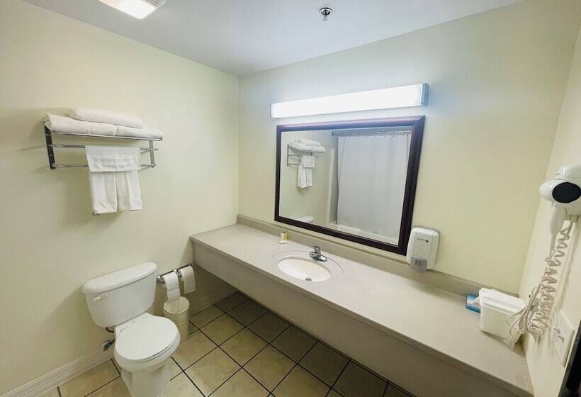 带2个双人床的标准工作室, Fairbridge Inn & Suites Canadian
