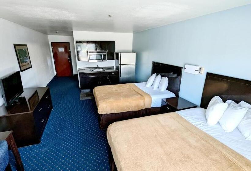 带2个双人床的标准工作室, Fairbridge Inn & Suites Canadian