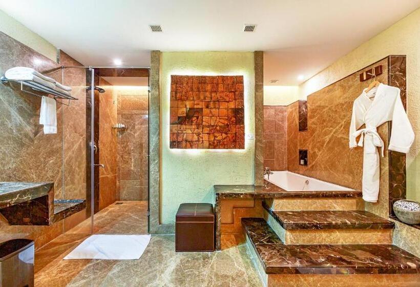 سوییت, Flora Airport Hotel And Convention Centre Kochi
