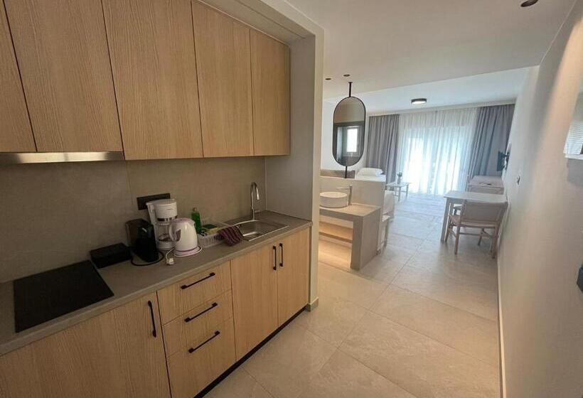 Студия Стандарт, Mediterranean Sea Top Floor