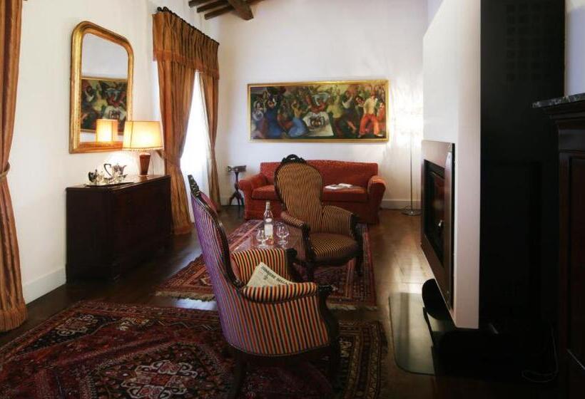 Королевский Люкс, Tenuta Ponziani   Griffin S Resort