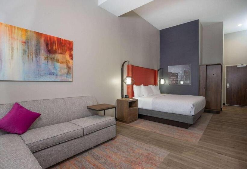 带大床的套房, La Quinta Inn & Suites By Wyndham Pflugerville