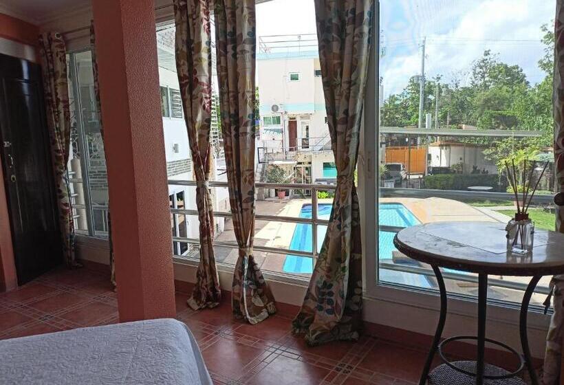 디럭스 패밀리 룸, Elicon Suites