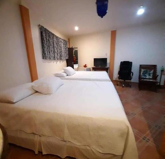디럭스 패밀리 룸, Elicon Suites