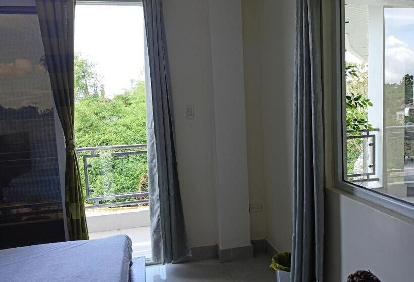 디럭스 룸, Elicon Suites
