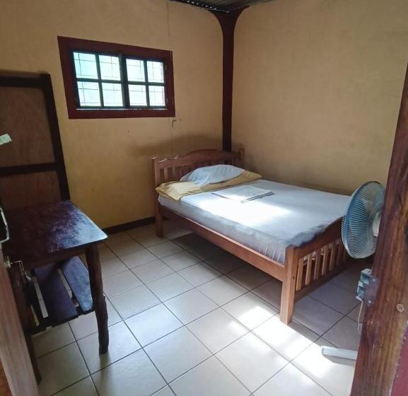 Номер Стандарт, Hostal Así Es Mi Tierra