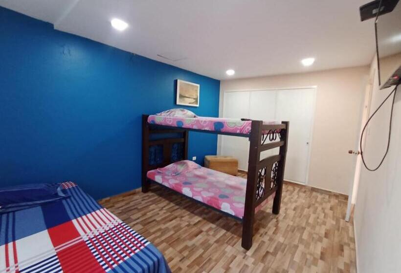 Семейный Номер Совместный Санузел, Hostal Avanza