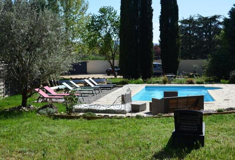 Номер Стандарт, La Bastide Des Lavandières