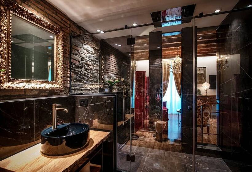سوییت لوکس, Aurum   Como Luxury Suites