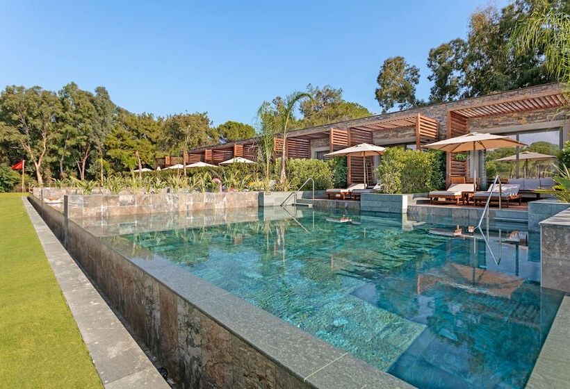 Standard swim-up room, Cullinan Belek
