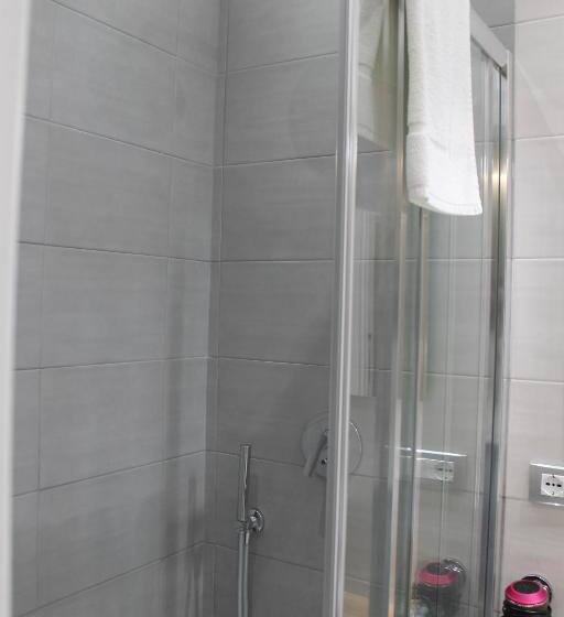 اتاق استاندارد با وان آب گرم, Zaro Suites B&b