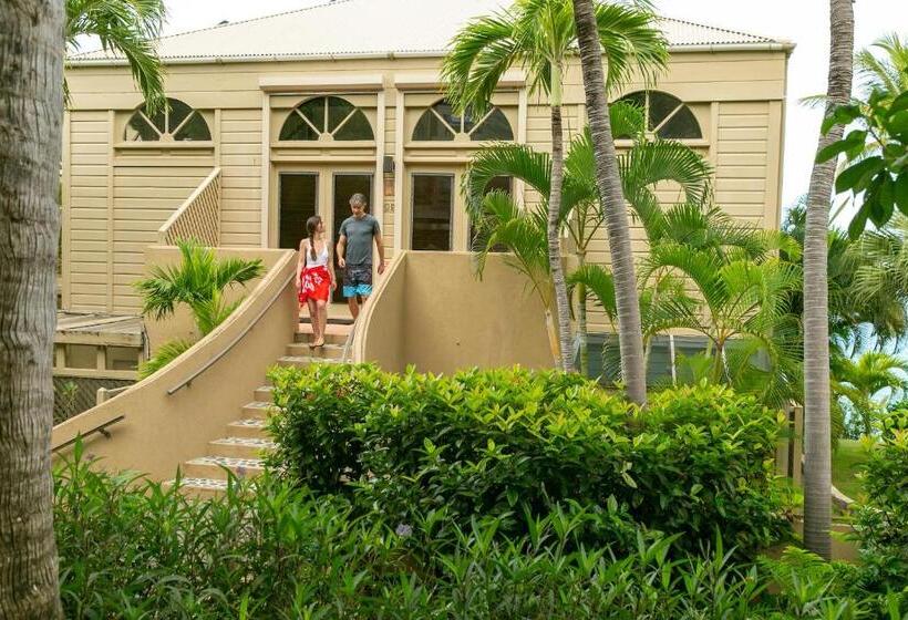 سوییت با چشم‌انداز دریا, Gallows Point Resort