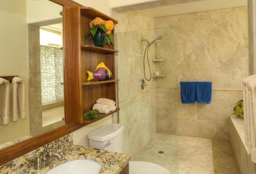 سوییت با چشم‌انداز دریا, Gallows Point Resort