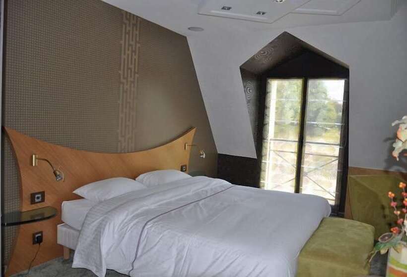 スーペリアースイート, Le Domaine Des Chevaliers De Malte