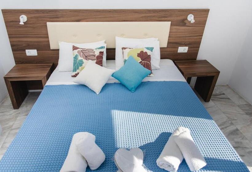 Chambre Standard Vue Ville, Santorini