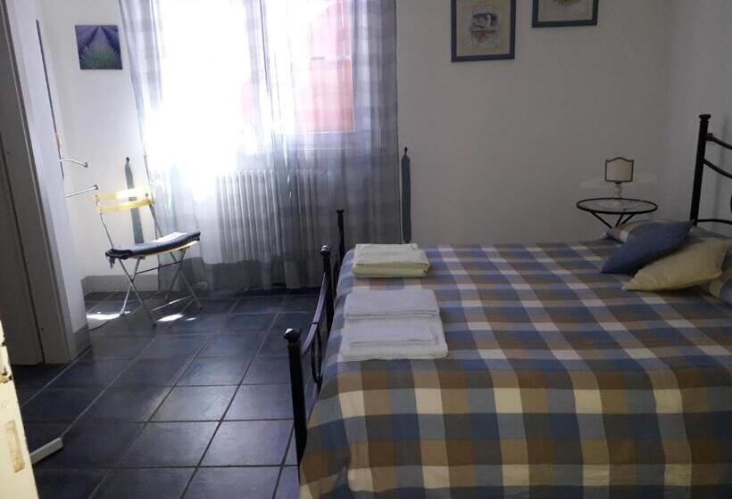 اتاق استاندارد, La Villa