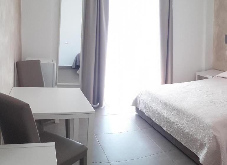 اتاق لوکس سه تخته, Sweet Suite Margherita B&b