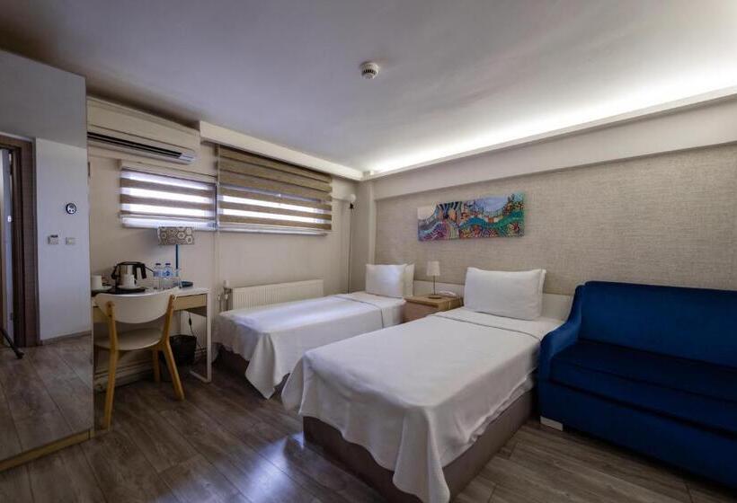 اتاق اکونومی, Elanaz