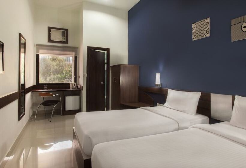 Номер Стандарт, Ginger East Delhi