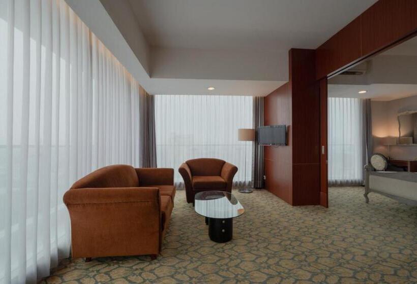 Президентский Люкс, The Capital Hotel Surabaya
