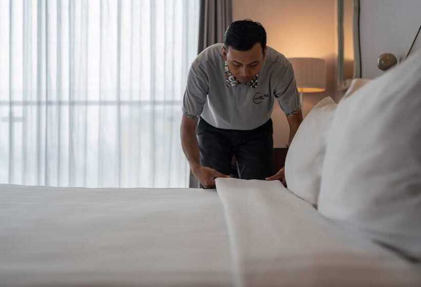 Президентский Люкс, The Capital Hotel Surabaya