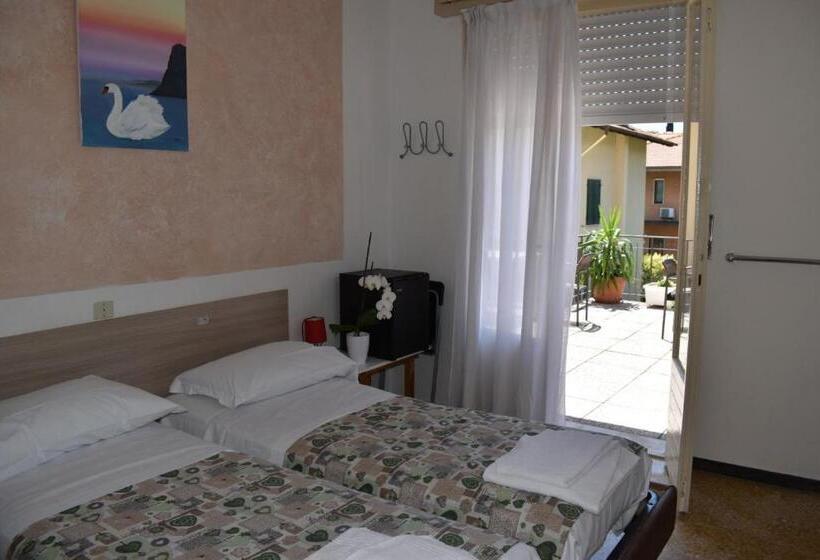اتاق استاندارد با سرویس بهداشتی مشترک, Villa Emma