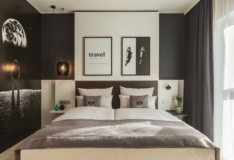 스탠다드 스튜디오, Holiday Inn   The Niu Star Sindelfingen, An Ihg