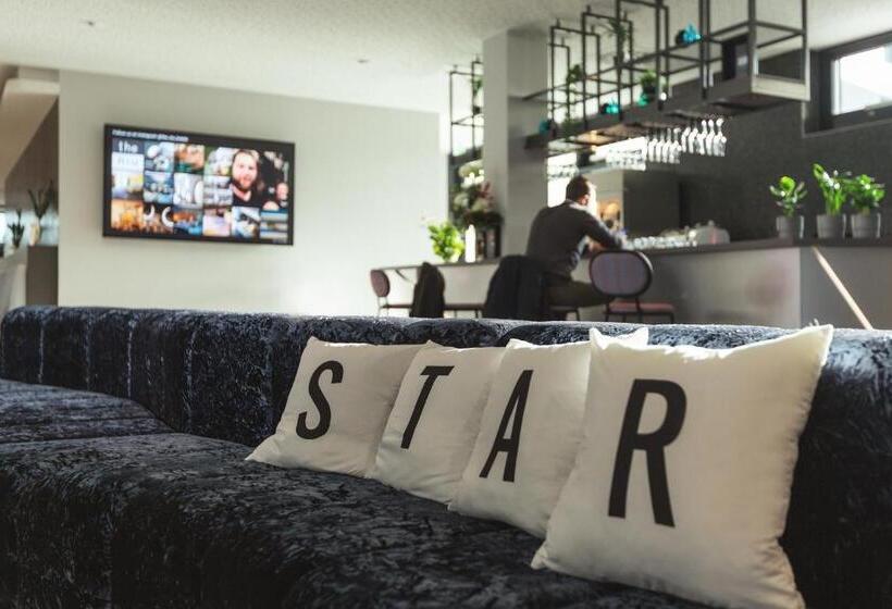스탠다드 스튜디오, Holiday Inn   The Niu Star Sindelfingen, An Ihg