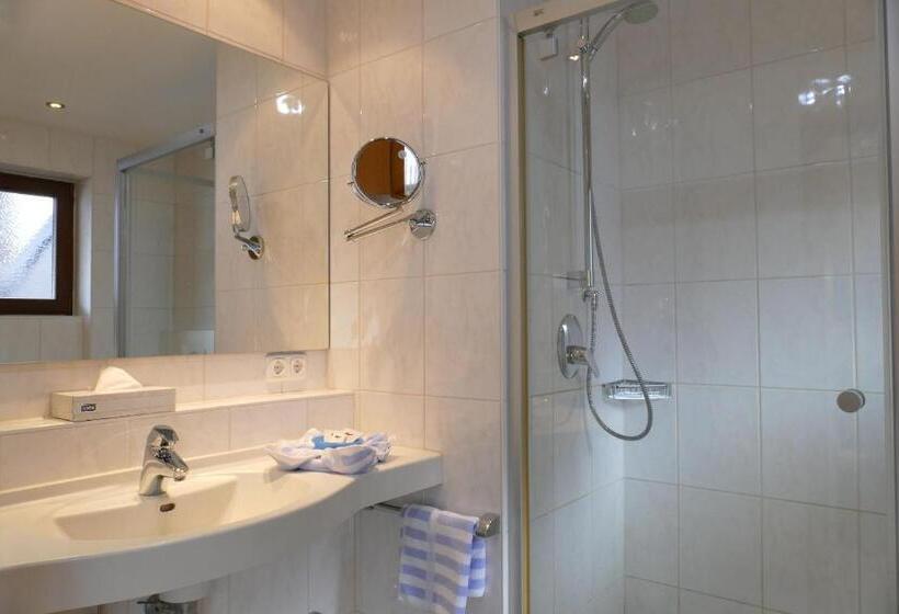 スタンダードトリプルルーム, Altstadt Hotel Zum Hechten